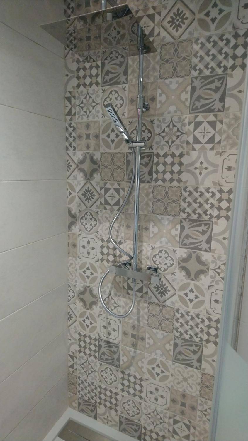 Carrelage de salle de douche